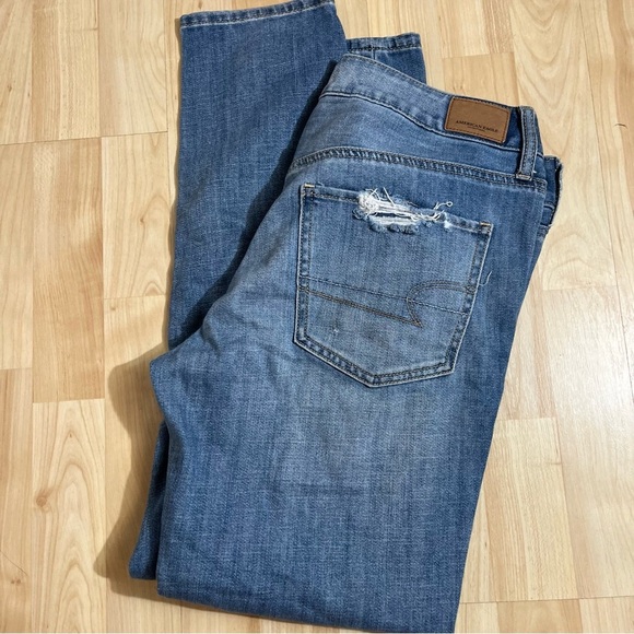 American Eagle Outfitters Women's Tomgirl Distressed High Waisted Jeans Size 6R - Picture 10 of 10